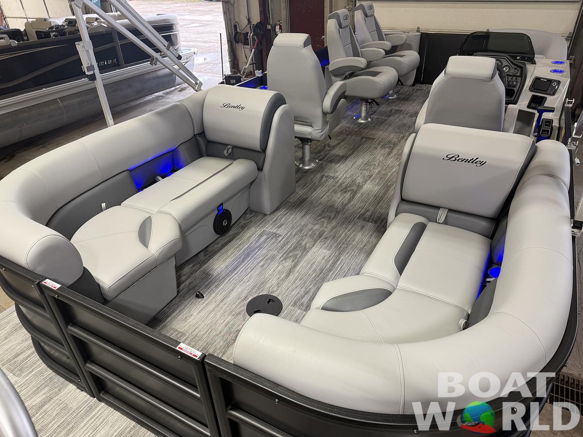 2026 Bentley Pontoons Legacy 220 Navigator DL Quad Lounge