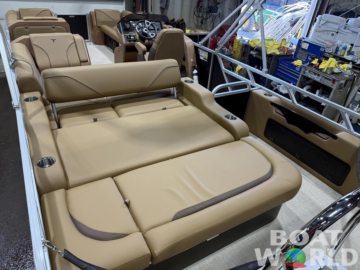 2027 Tahoe Sport VRB Premium 2385 Swingback & 4-Stroke $37995