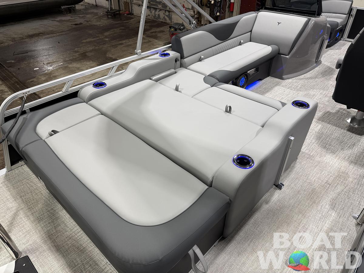 2026 Tahoe Pontoons LTZ 2385 Swingback (VRB) Windshield Tritoon