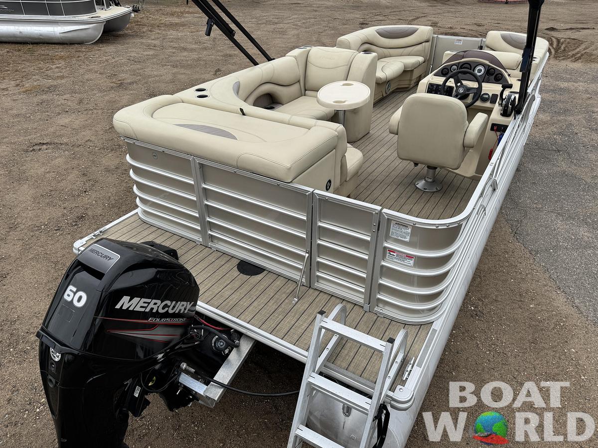 Used 2018 Sylvan Mirage 820 Cruise