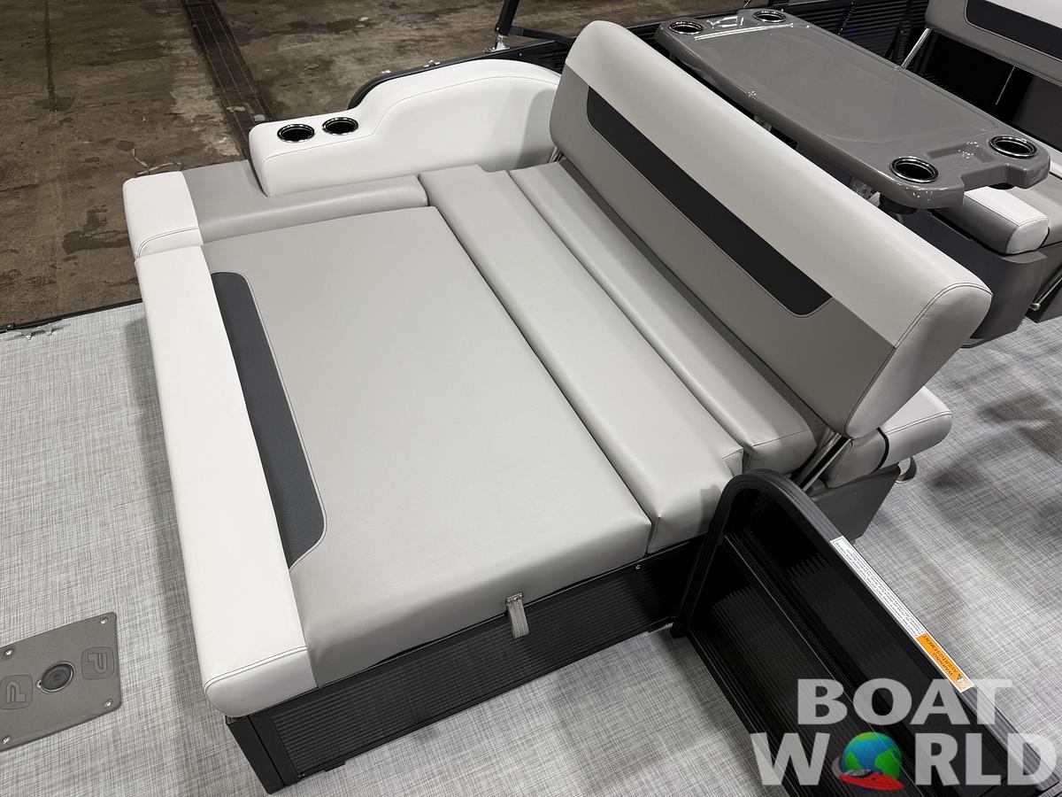 2026 Princecraft Vectra 23 RL Dinette Swingback Pontoon 