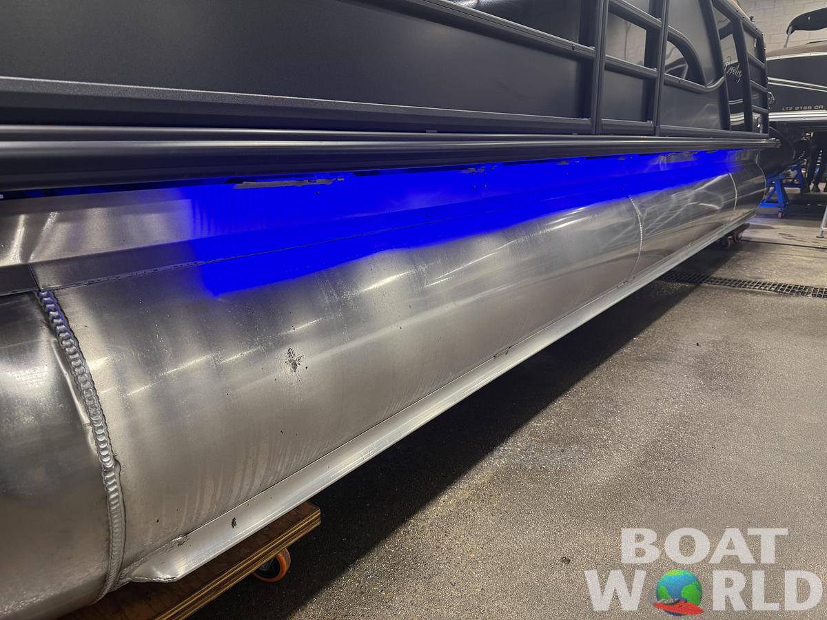 2026 Bentley Pontoons Elite 253 Admiral 350HP Quad Lounge Tritoon