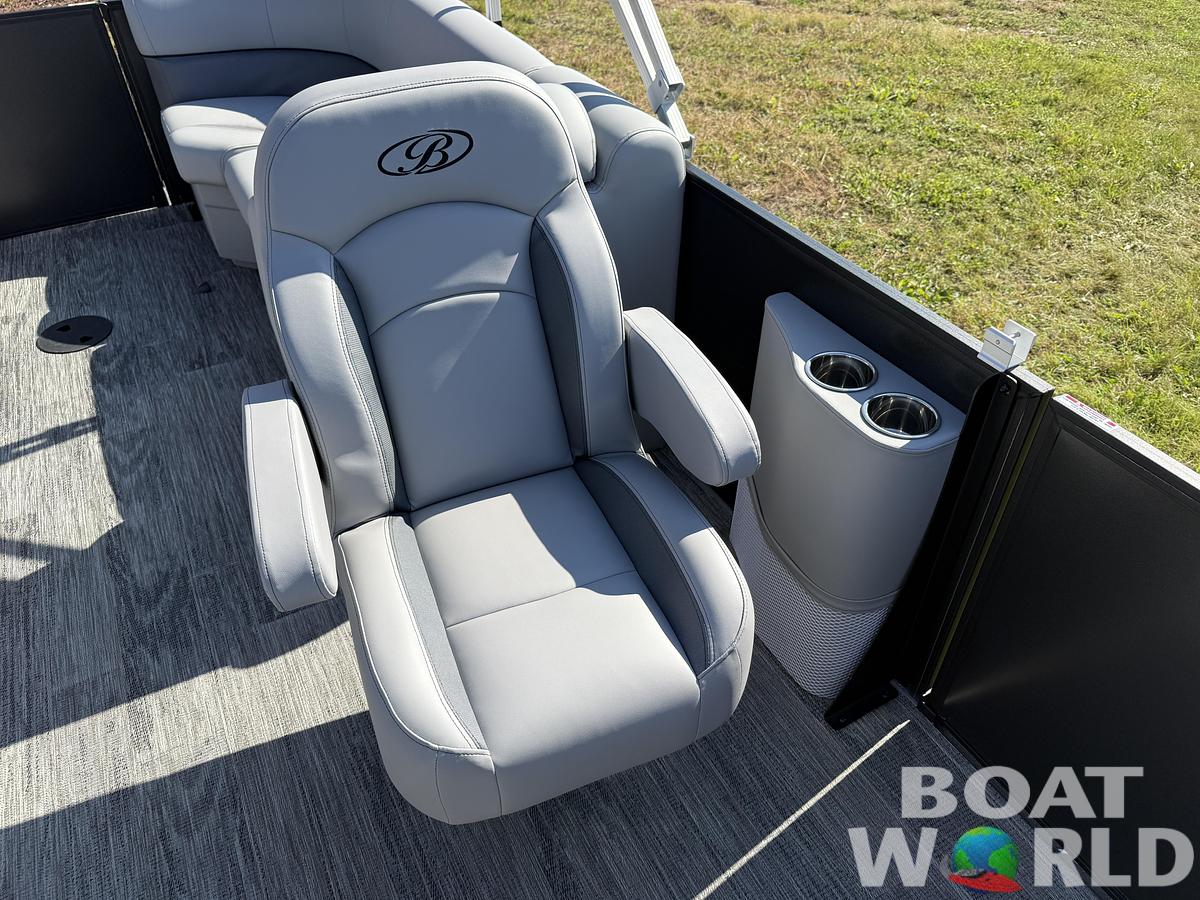 2026 Bentley Pontoons Legacy 220 Navigator Quad Lounge & Honda 4-Stroke EFI