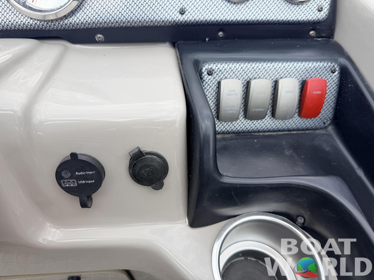 Used 2016 Premier 220 SunSpree & 50HP Honda 4Stroke -$24,995
