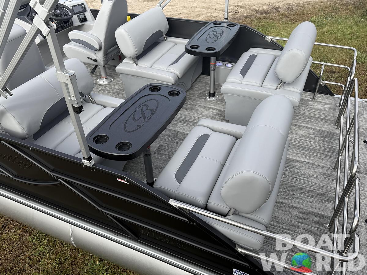 2026 Bentley Pontoons Legacy 223 QSB Swingback Tritoon 