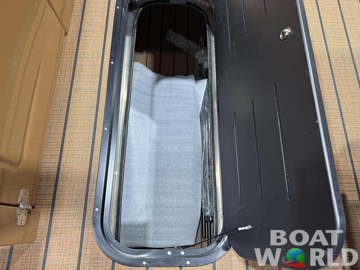 2026 Bentley Legacy 223 Navigator DL Quad Lounge Tritoon $51995