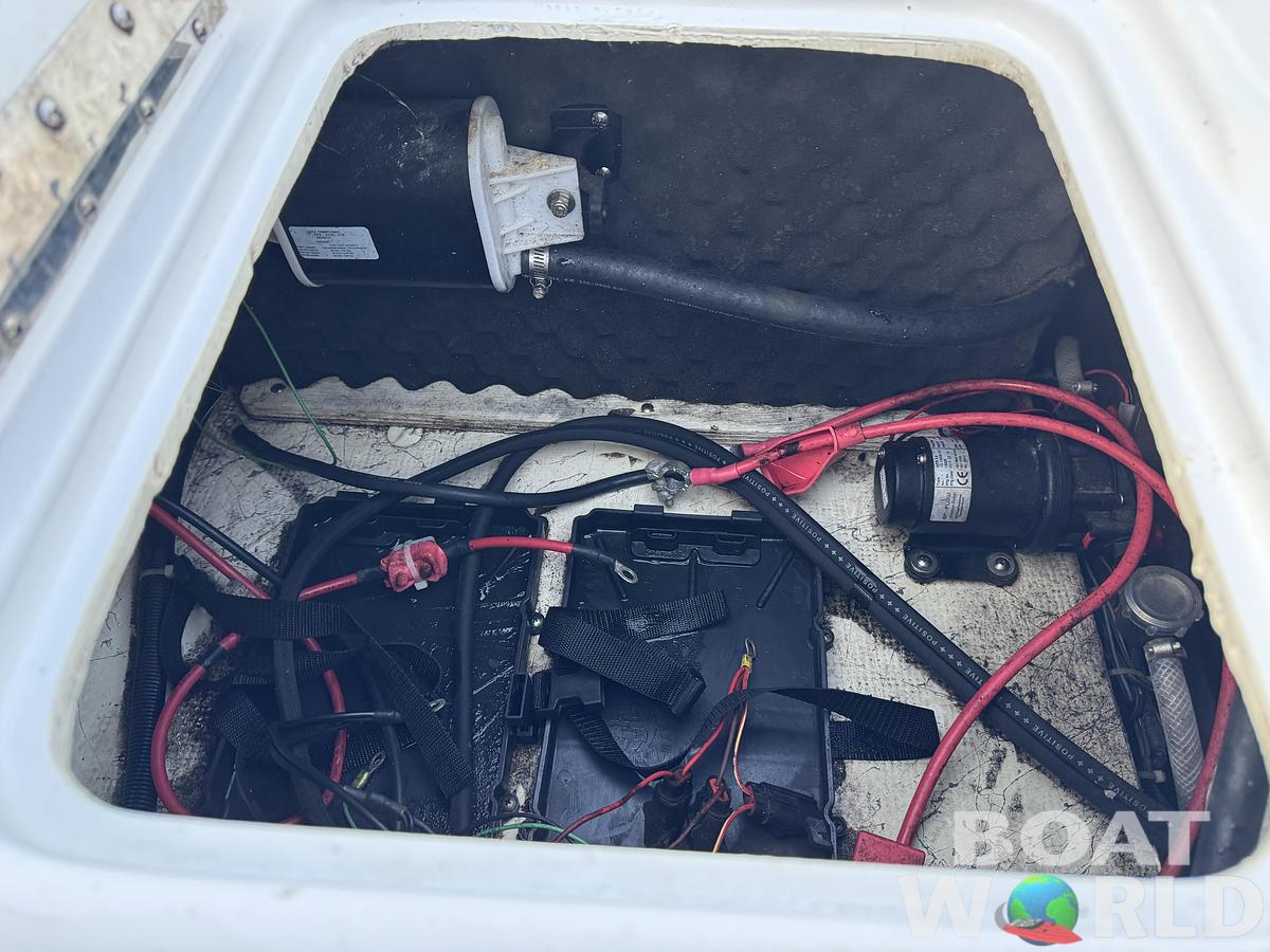 Used 2019 Hurricane SunDeck 187 with 150HP Yamaha Fourstroke EFI Outboard