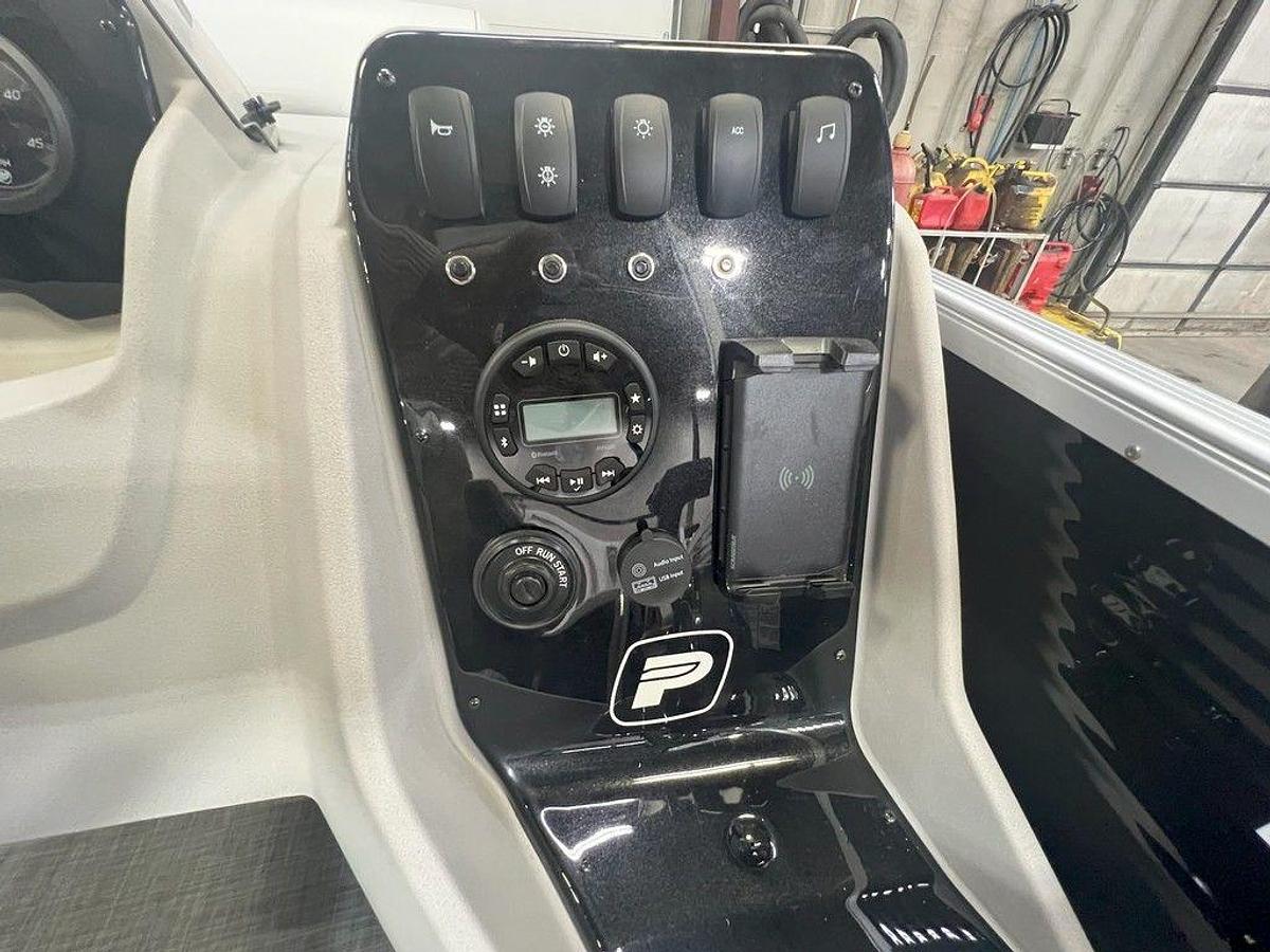 2025 Princecraft 21 Sportfisher 2-S Pontoon & Mercury 4-Stroke EFI