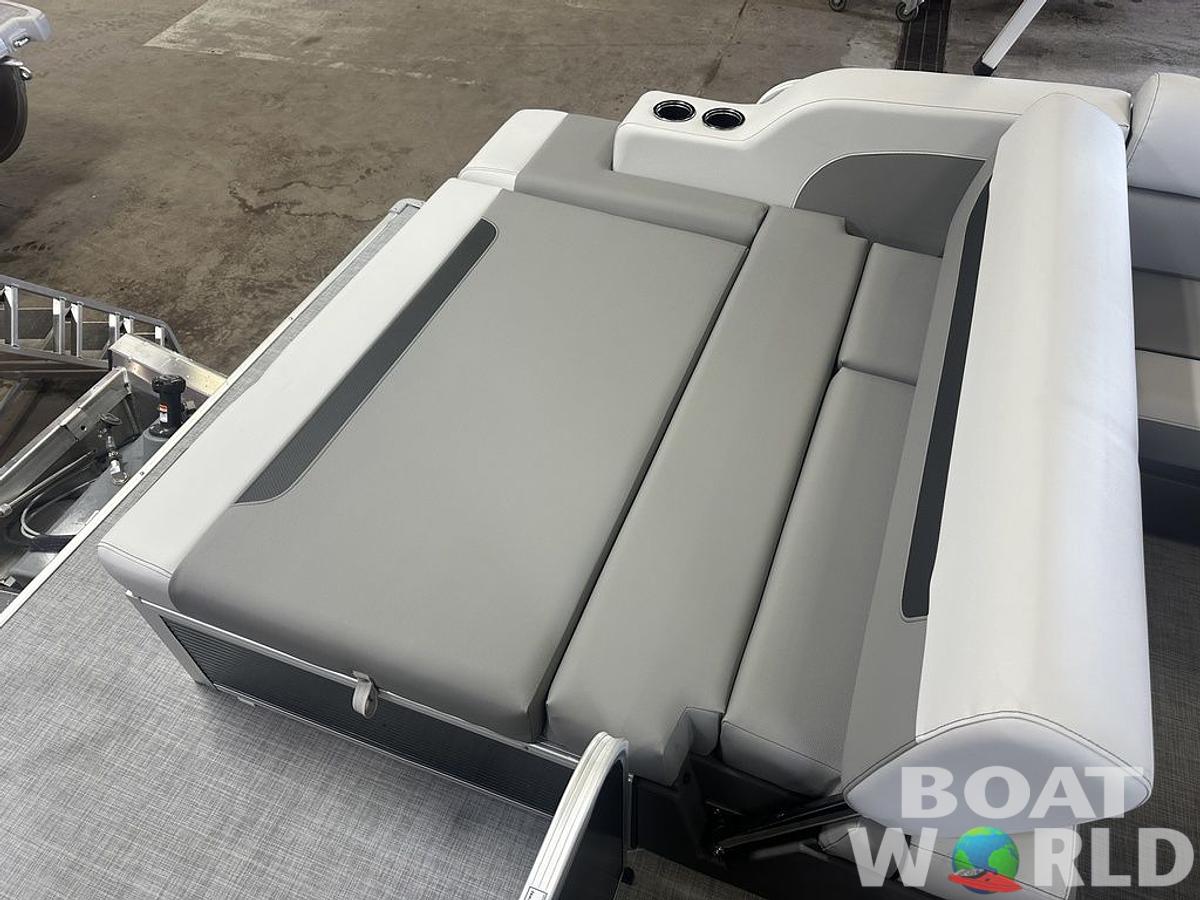 2025 Princecraft Vectra 21 RL Lounge Swingback & Mercury 4-Stroke EFI