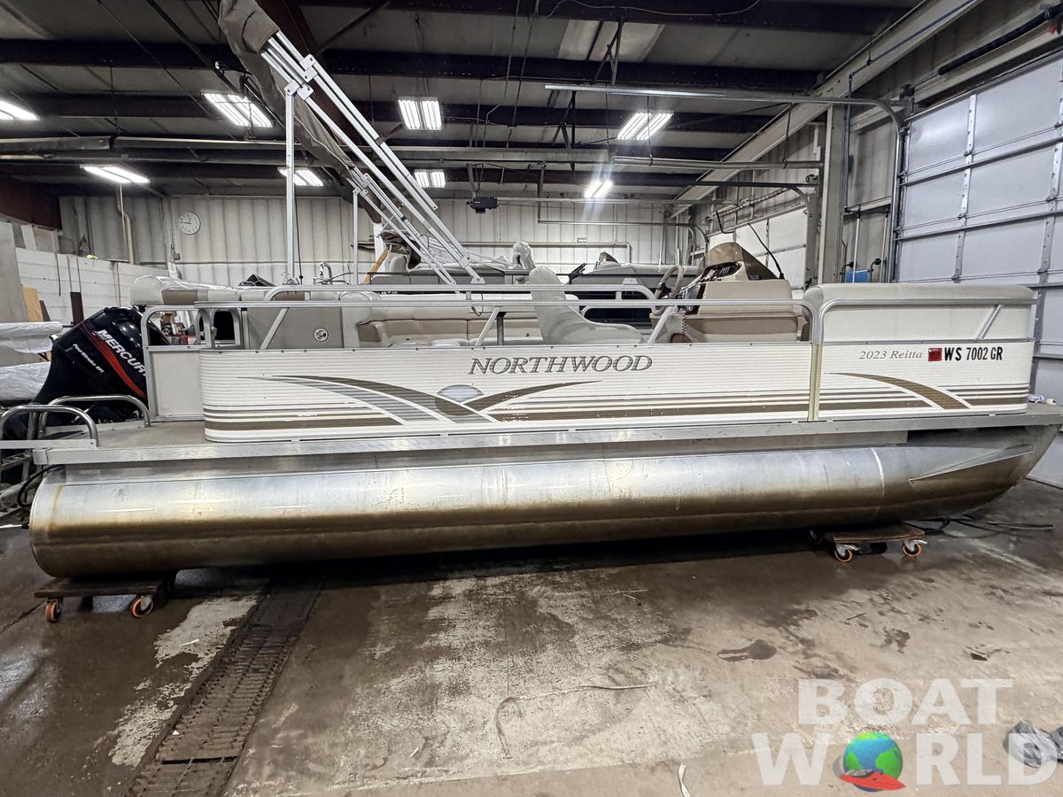 Used 2004 Northwood 2023 Reitta & 40HP Mercury 4Stroke -$
