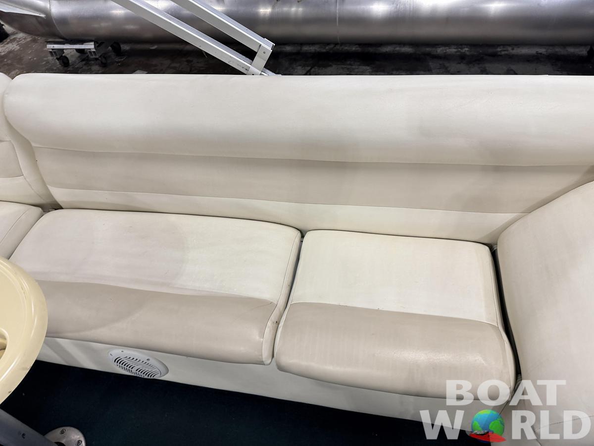 Used 2004 Premier 210 SunSation & 60HP Yamaha 4Stroke - $12,995