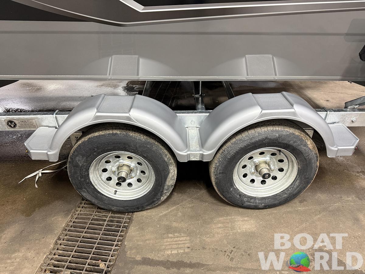 2024 Princecraft Ventura 224 Deckboat 