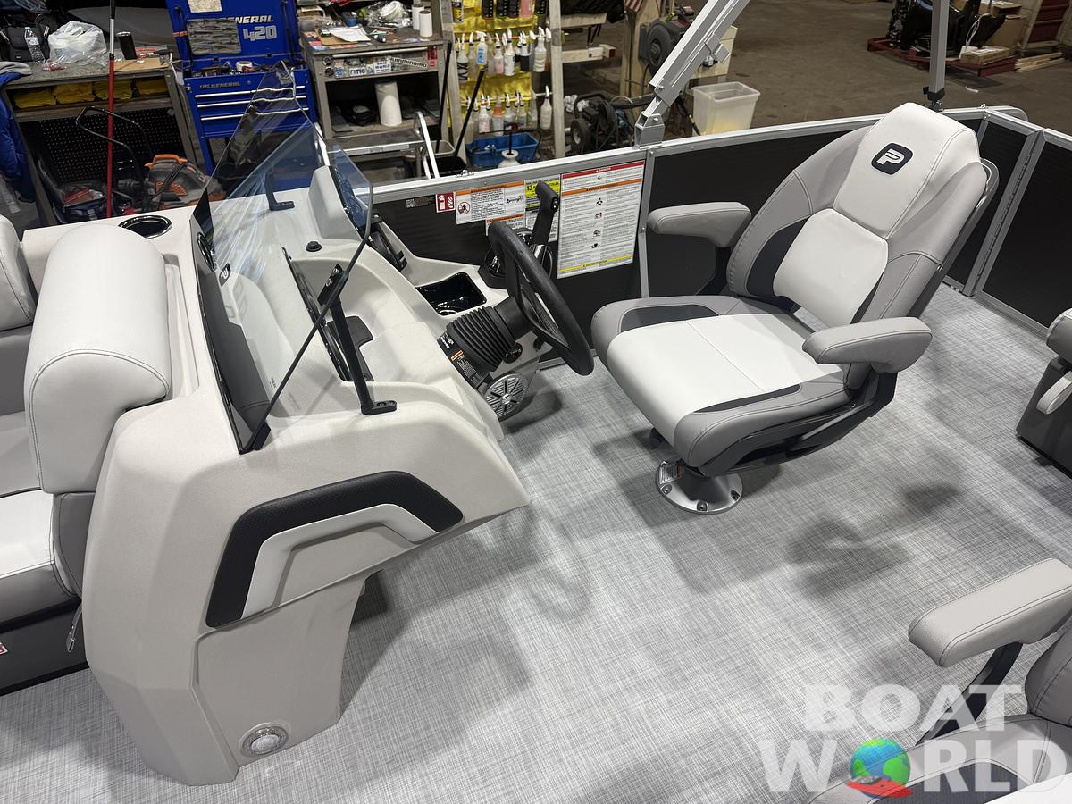 2026 Princecraft Vectra 23 RL SS Swingback Tritoon