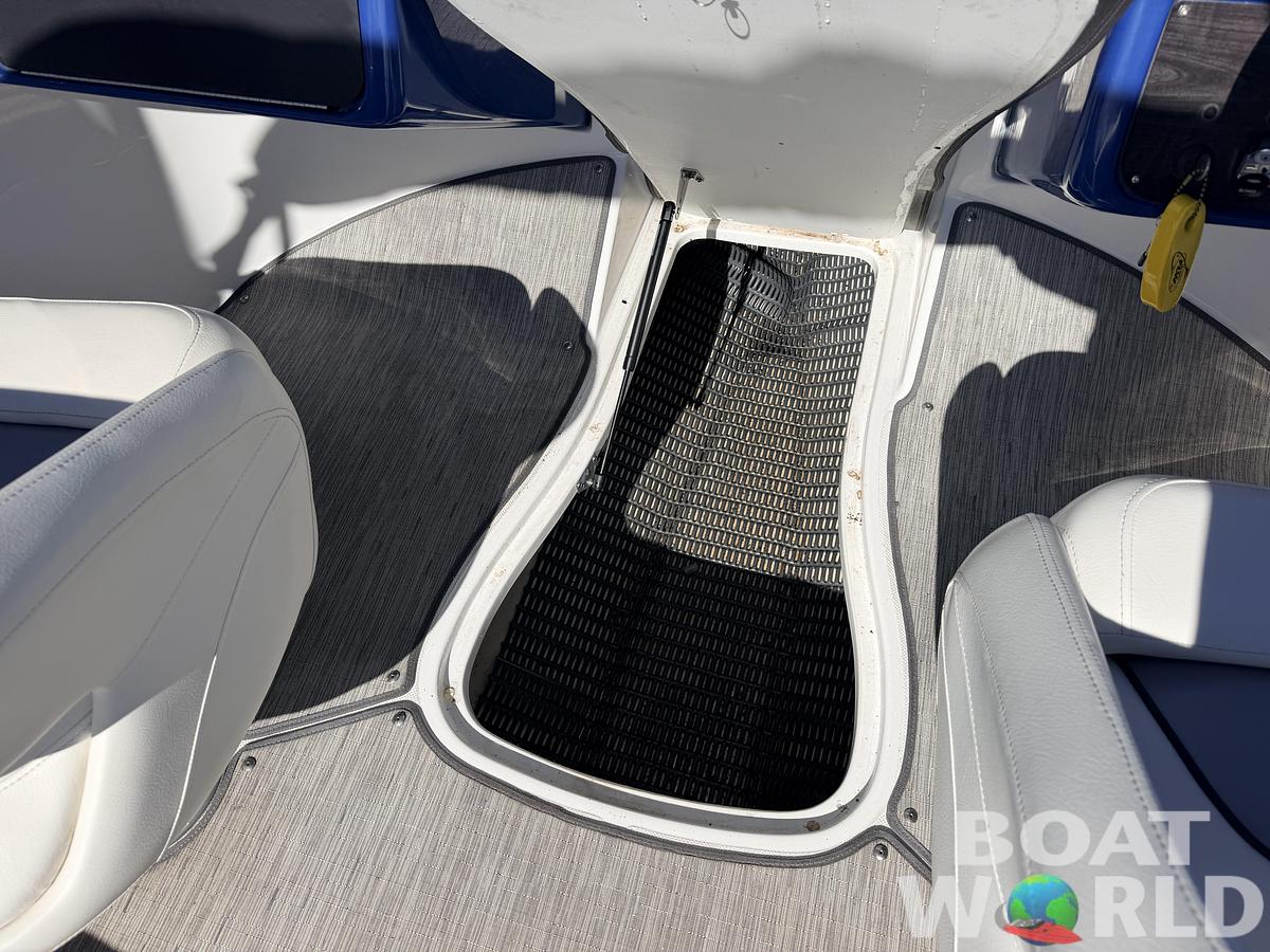 Used 2017 Rinker QX19 Bowrider & 250HP 4.5L V6 Mercruiser -$17,995