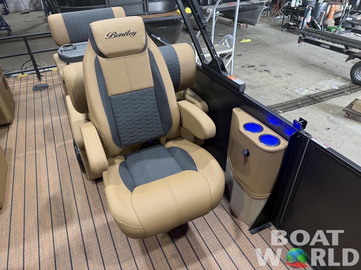2026 Bentley Elite 223 Quad Swingback QSB Tritoon $64995