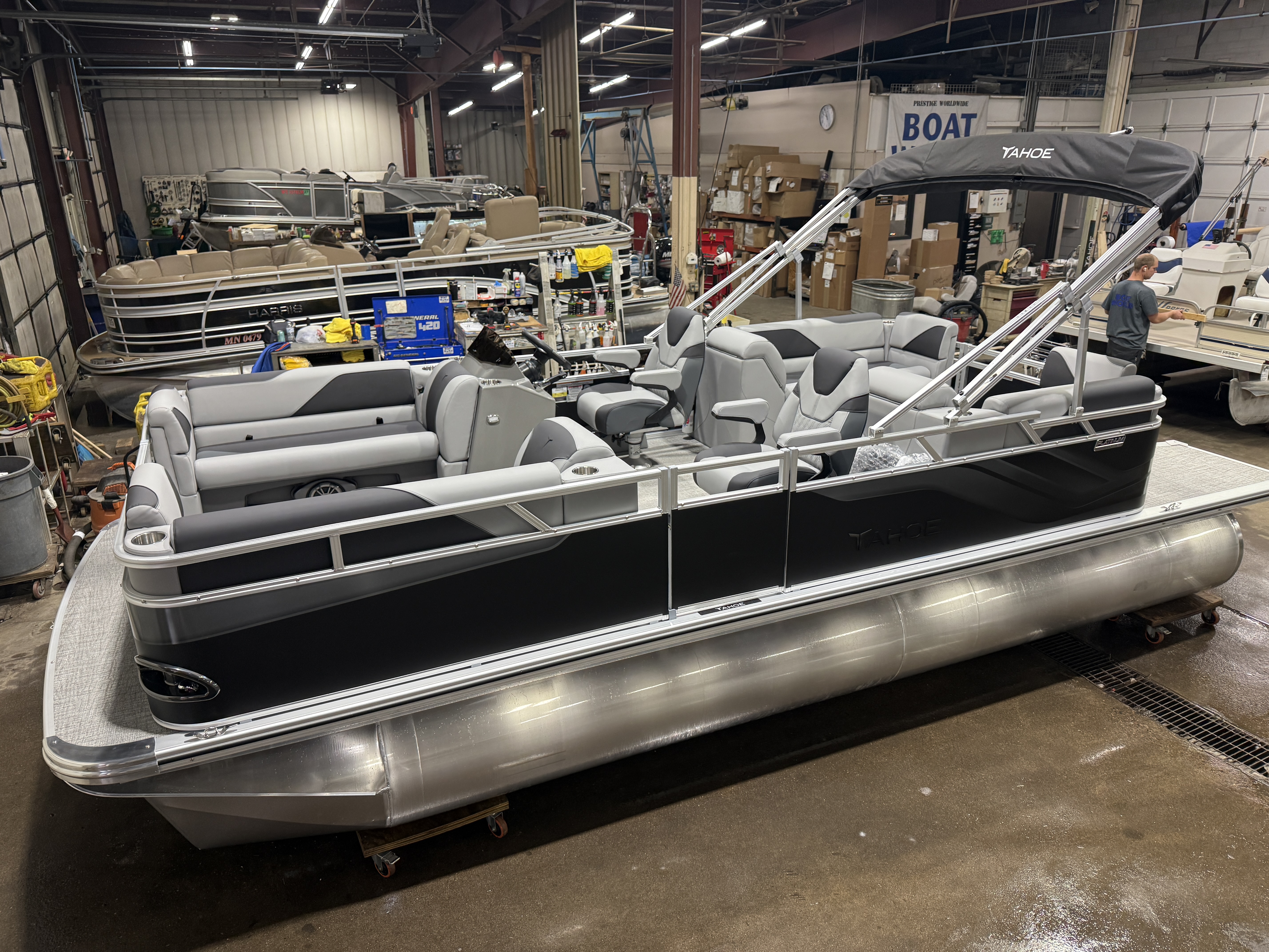 2026 Tahoe Pontoons Sport 2180 Quad Lounge
