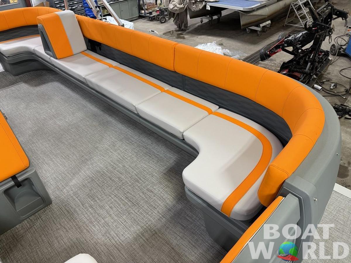 2025 Tahoe Pontoons Aura 2185 Quad Lounge & 90HP 4-Stroke EFI