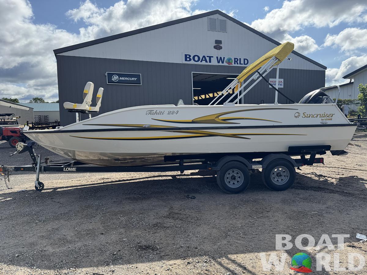 Used 2007 Lowe Suncruiser Tahiti 224 Deck Boat
