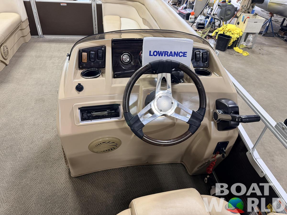 Used 2016 Bennington 20 SLM & 50HP Yamaha 4Stroke -$19,995
