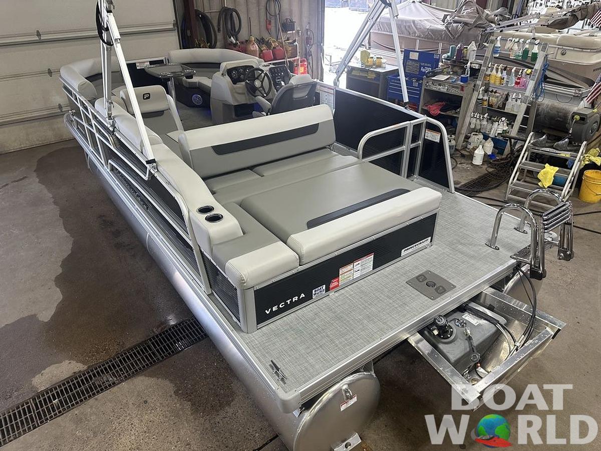 2025 Princecraft Vectra 21 RL Lounge Swingback & Mercury 4-Stroke EFI