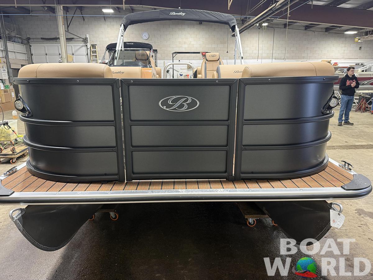 2026 Bentley Legacy 220 QSB Swingback $43995