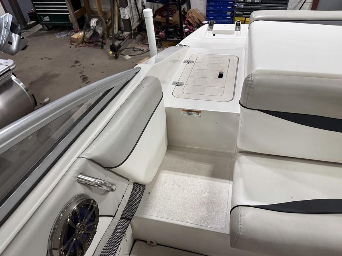 Used 2015 Starcraft Marine Runabout Limited IO 1918 RE I/O