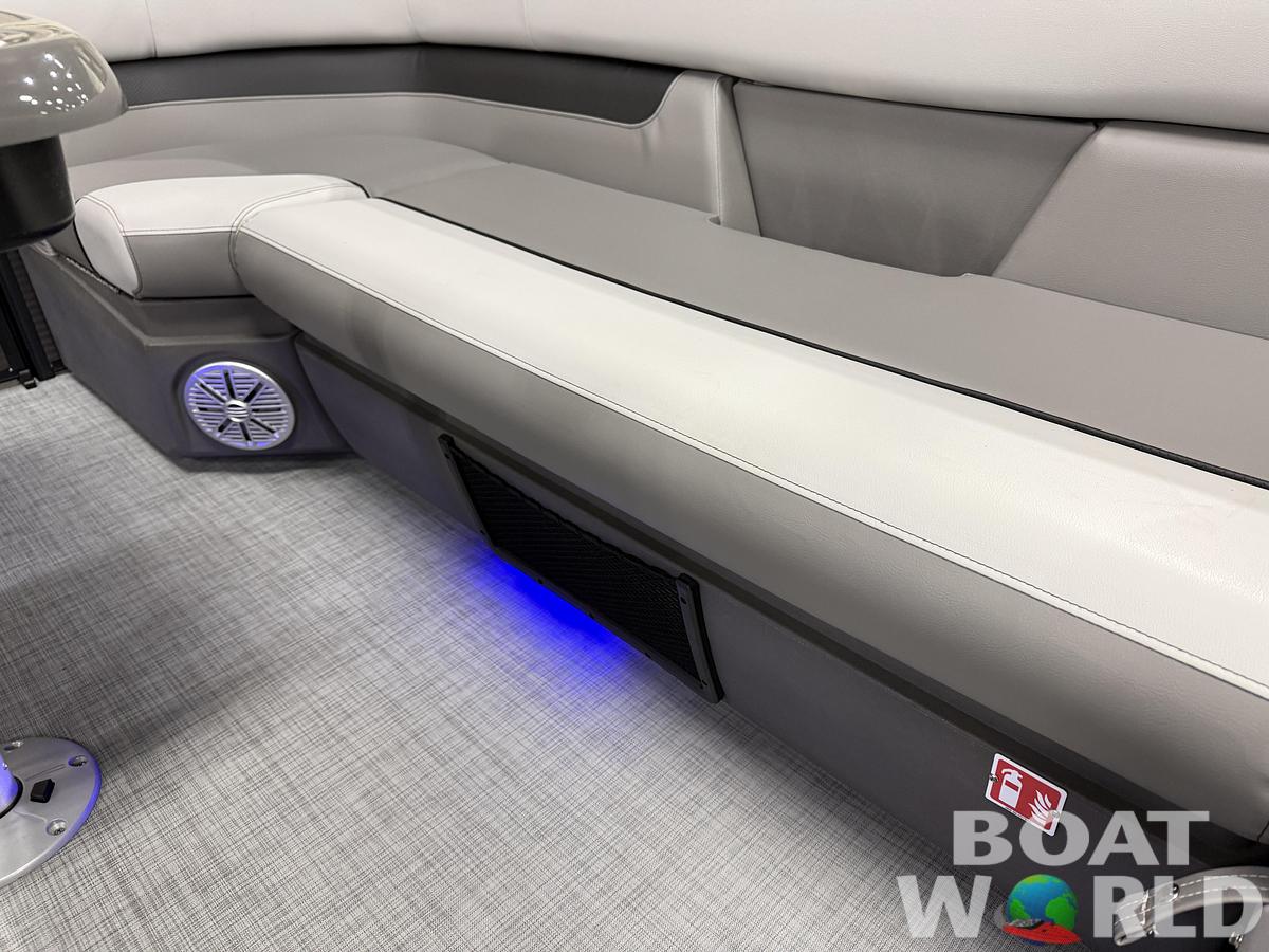 2026 Princecraft Vectra 23 RL Dinette Swingback Pontoon