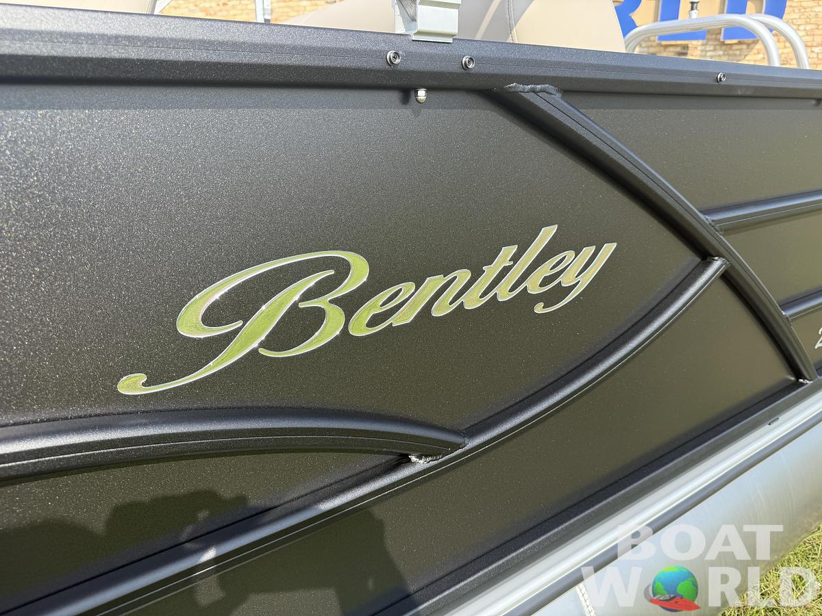 2026 Bentley Pontoons Legacy 220 Swingback & Honda 4-Stroke EFI
