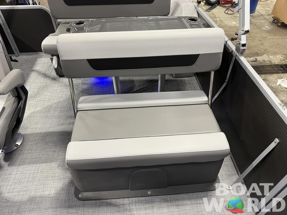 2026 Princecraft Vectra 21 RL Swingback Dinette Pontoon 