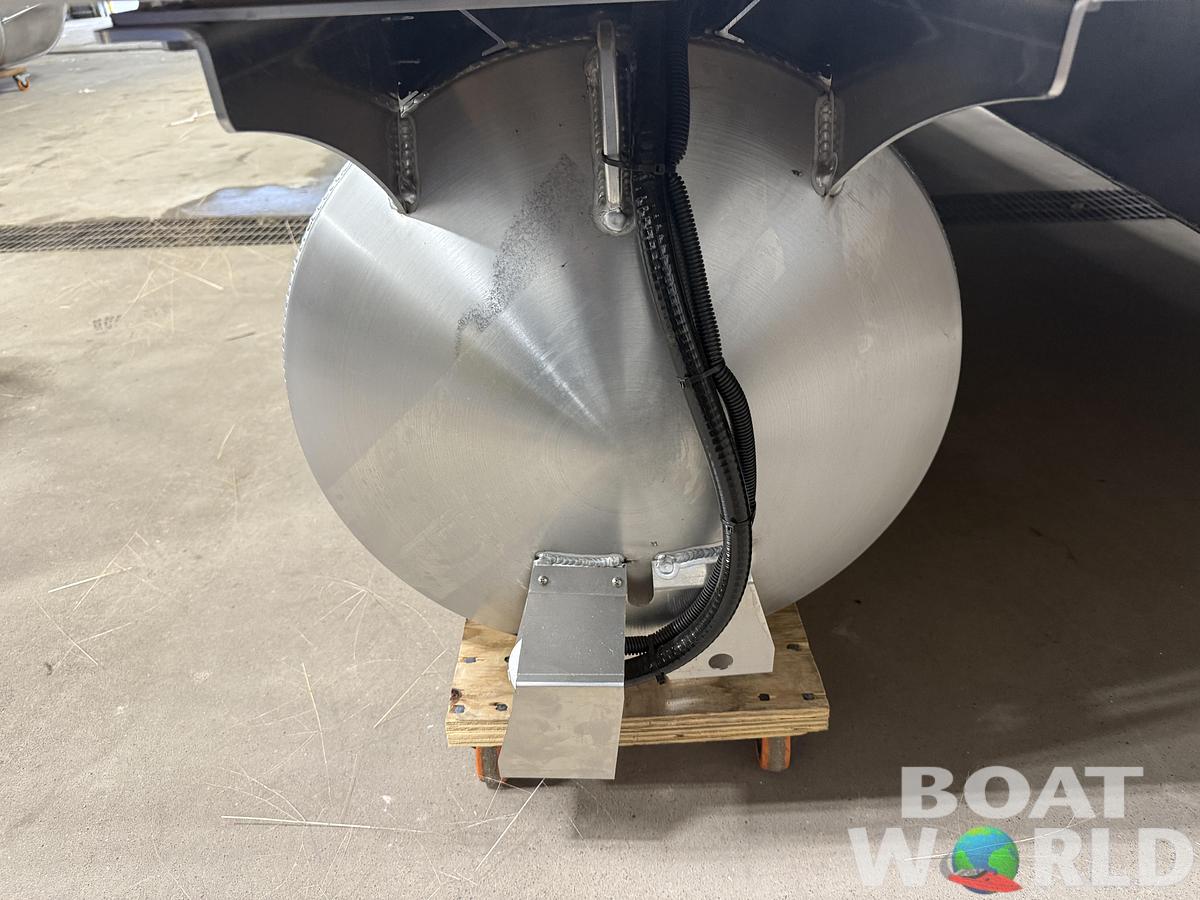 2026 Bentley Pontoons Legacy 220 Swingback & 4-Stroke EFI