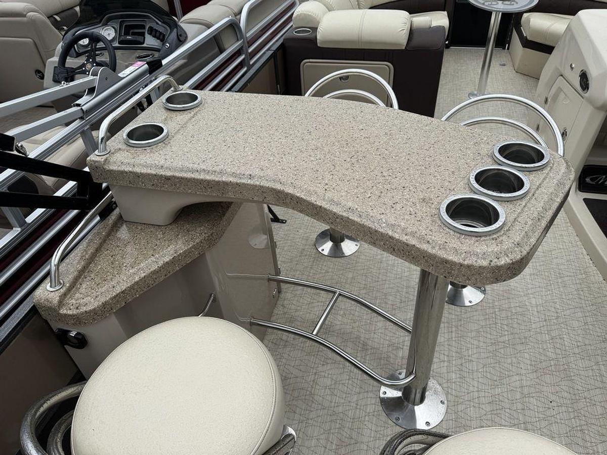 Used 2018 Misty Harbor Boats Skye SR S-2385SE Pontoon