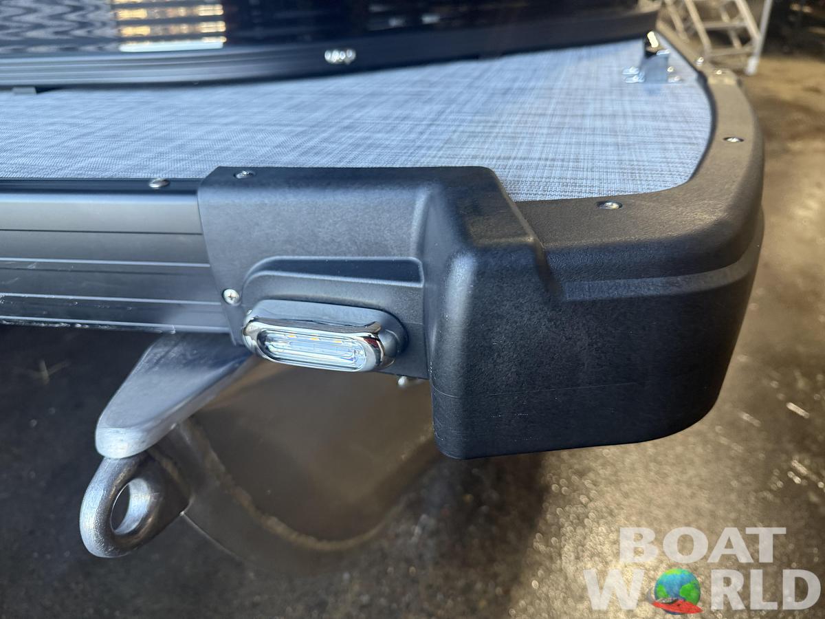 2026 Princecraft Vectra 23 RL Swingback Lounge Pontoon