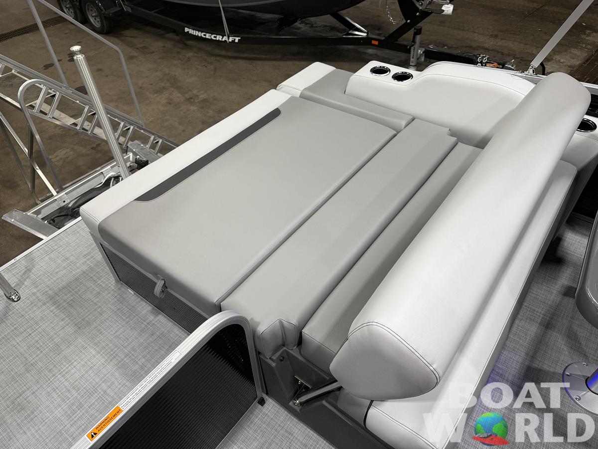 2026 Princecraft Vectra 23 RL SS Swingback Tritoon 