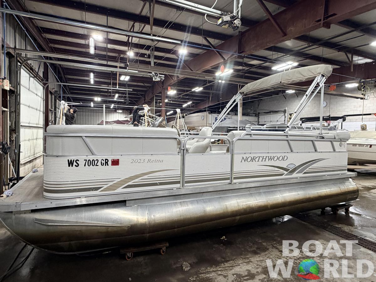 Used 2004 Northwood 2023 Reitta & 40HP Mercury 4Stroke -$