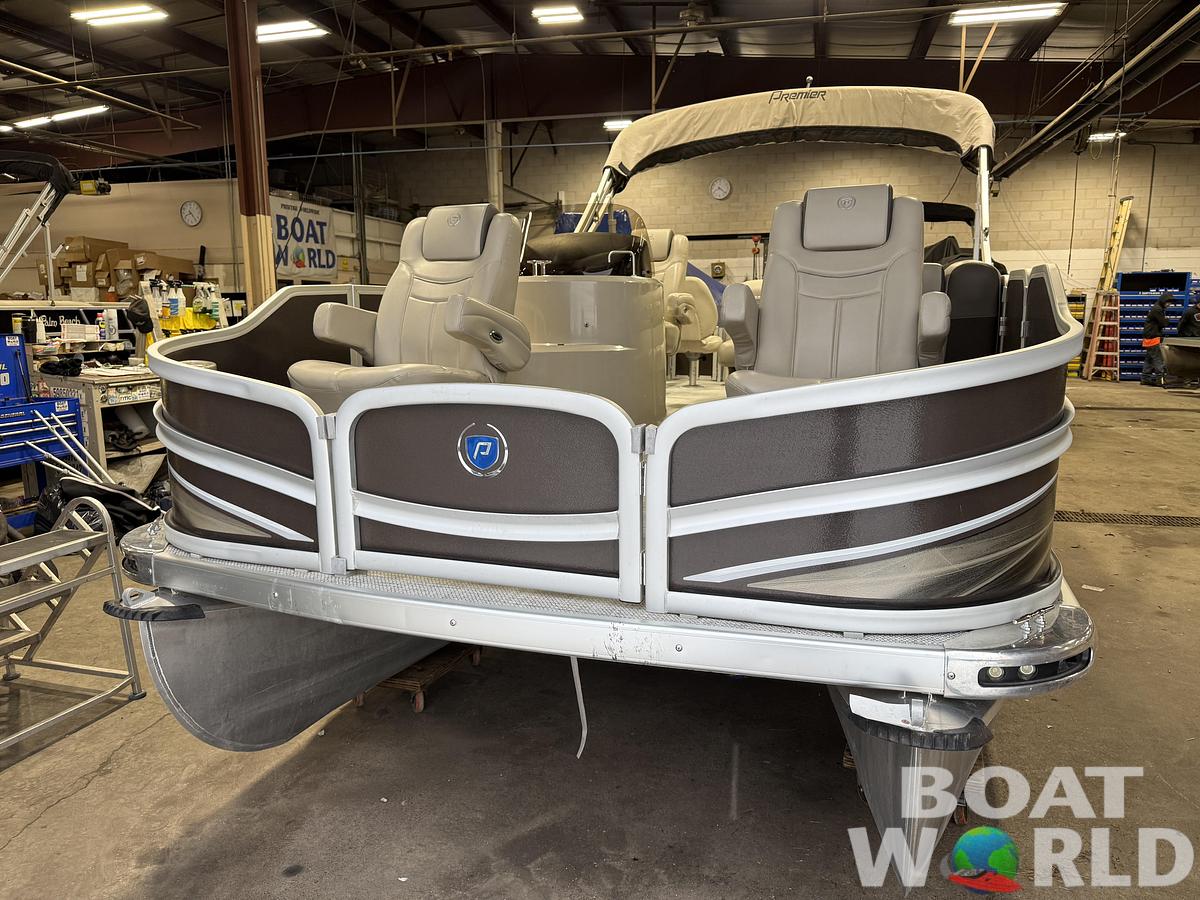 Used 2016 Premier 220 Castaway