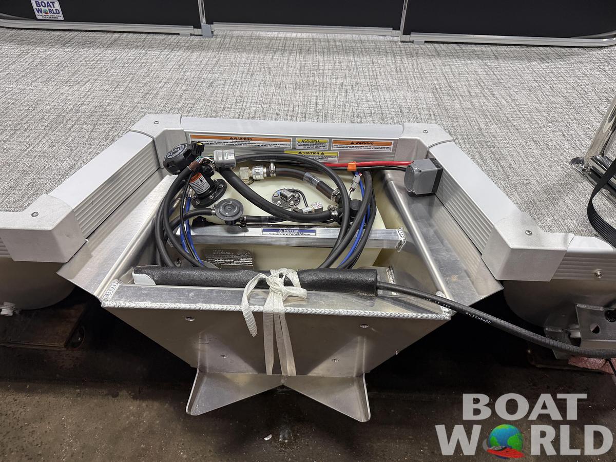 2026 Tahoe LTZ 2385 Quad Lounge & 4-Stroke $38995