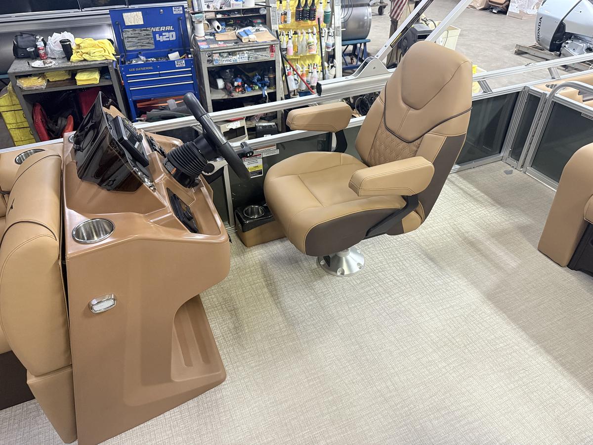 2026 Tahoe Pontoons Sport 2385 Swingback (VRB) & Honda 4-Stroke EFI