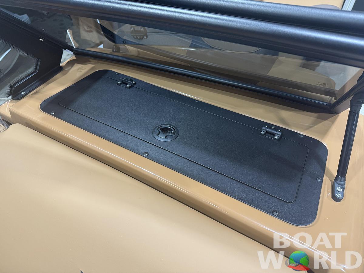 2026 Tahoe Pontoons LTZ 2385 Elite Windshield Tritoon