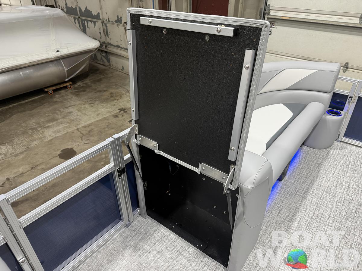 2026 Tahoe Sport 2385 Swingback (VRB) Tritoon 