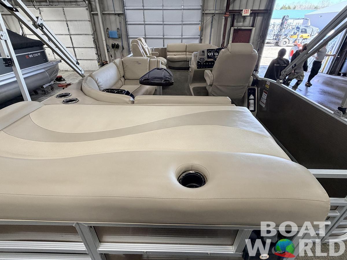 Used 2014 Bennington 2375RL & 70HP Yamaha 4Stroke - $21,995