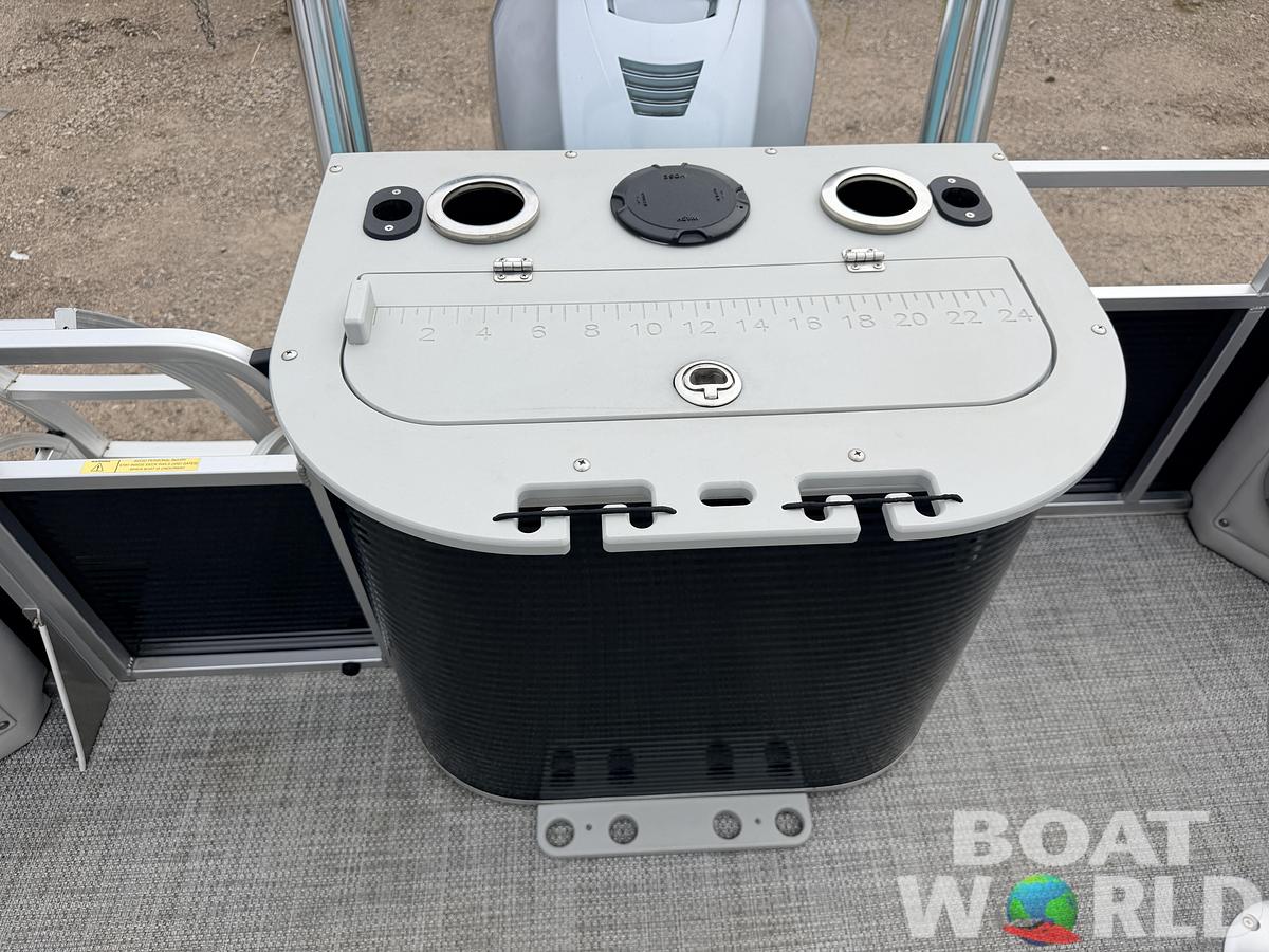 Used 2019 Qwest 822 LS Tritoon & 150HP Honda 4Stroke -$29,995