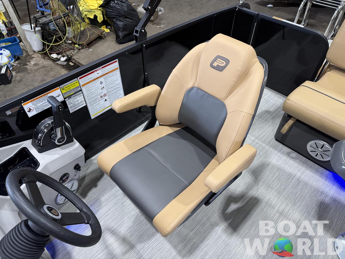 2027 Princecraft Vectra 23 RL SS Swingback Pontoon $36,995