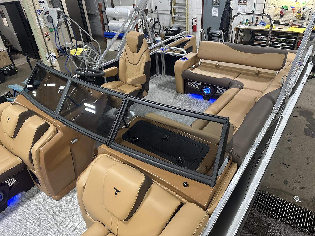 2025 Tahoe Pontoons LTZ 2385 Swingback (VRB) Windshield Tritoon & Honda 4-Stroke EFI