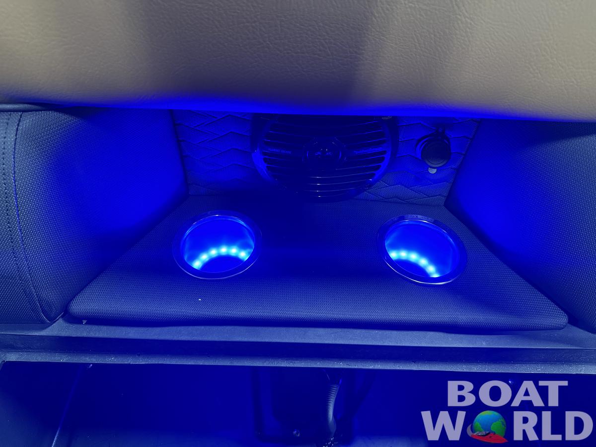 2026 Bentley Pontoons Elite 223 Admiral Quad Lounge Tritoon