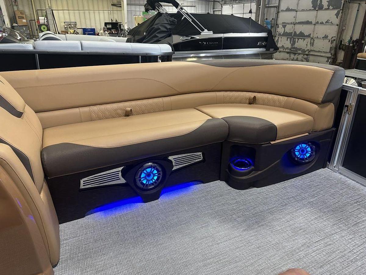 2025 Tahoe Pontoons LTZ 2385 Elite Cruise Windshield Tritoon & Honda 4-Stroke EFI