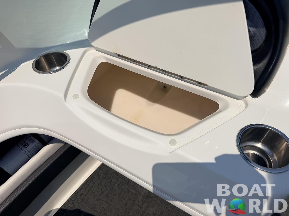 Used 2012 Sea Ray 205 Sport & 220HP 4.3L Mercruiser MPI with Tandem Axle Trailer -$15,995