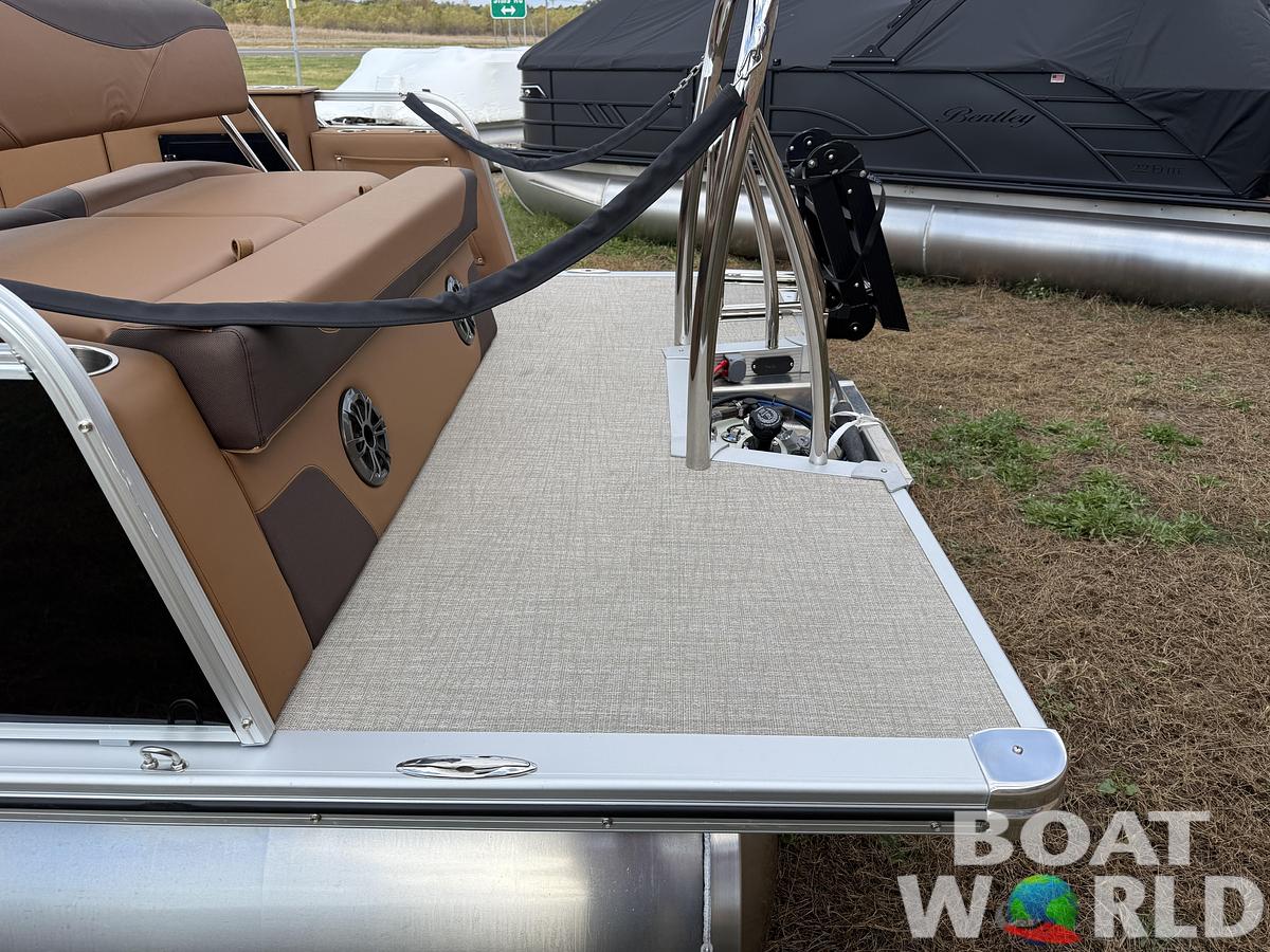 2026 Tahoe Pontoons LTZ 2385 Cruise Rear Bench (CRB) 