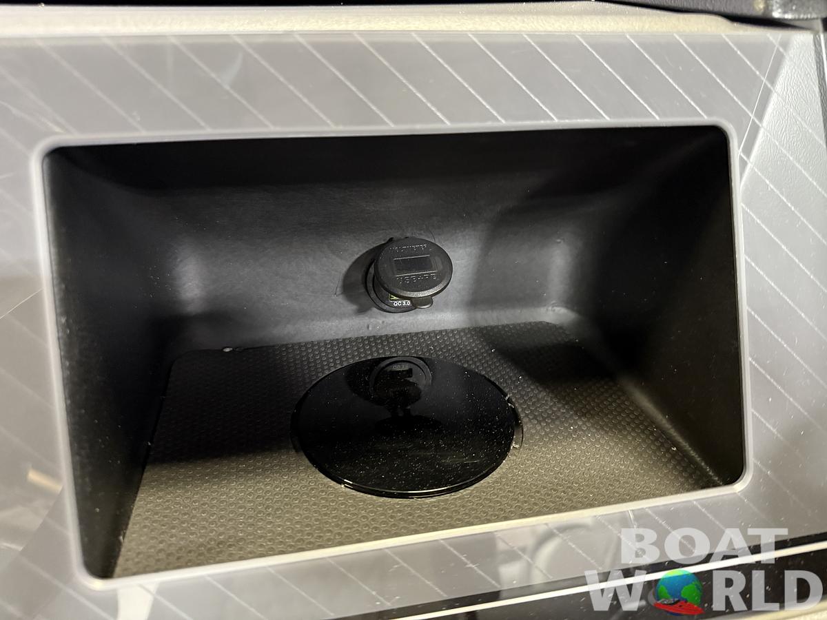 2025 Tahoe Pontoons Cascade 2385 Elite Cruise Tritoon & Honda 4-Stroke EFI