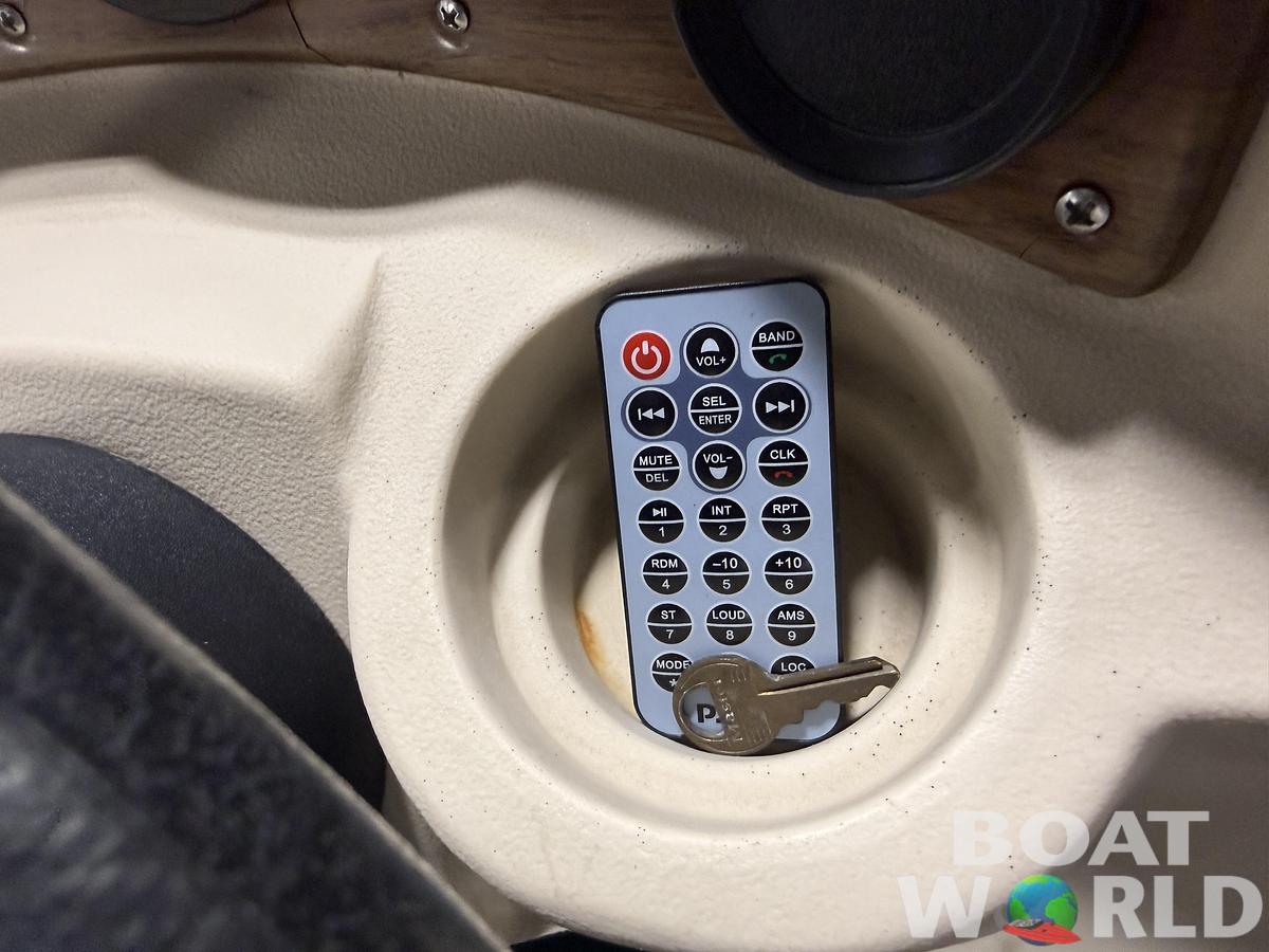 Used 2005 Leisure Island 2021 & 40HP