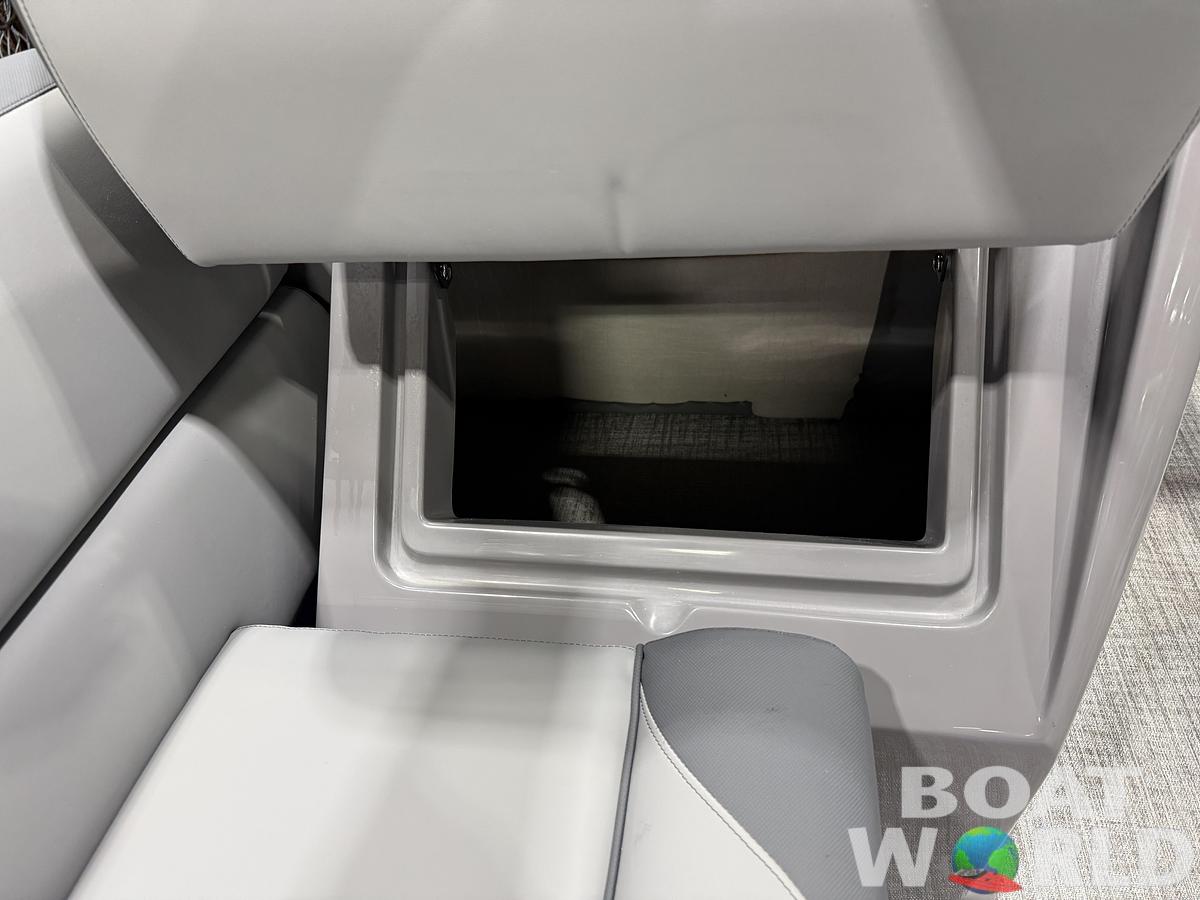 2026 Tahoe Pontoons LTZ 2385 Swingback (VRB) Windshield Tritoon